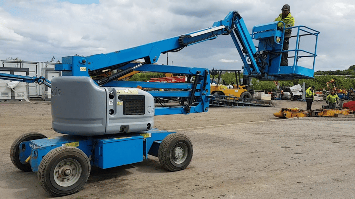 Genie Self Propelled Boom